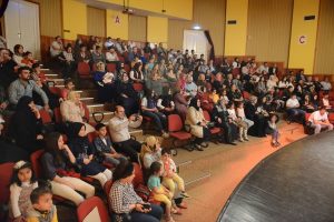 Bursa'da M&uuml;zik Akademisi kursiyerlerinin tiyatro heyecanı