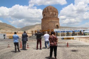 Taşınan Zeynel Bey T&uuml;rbesi'ne ziyaret&ccedil;i akını