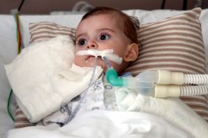 Yaşaması i&ccedil;in kampanyalar d&uuml;zenlenen Eymen bebek kurtarılamadı