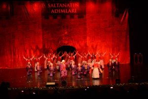 Bursa Osmangazi Halk Dansları Topluluğu nefesleri kesti