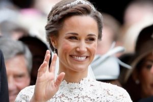 Pippa Middleton'ın gelinliği fiyatıyla basının diline d&uuml;şt&uuml;