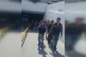 12  g&ouml;&ccedil;men ka&ccedil;ak&ccedil;ısı tutuklandı