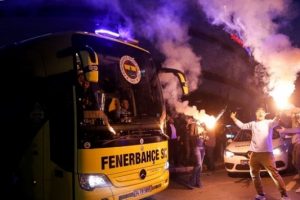 Fenerbah&ccedil;e'nin kutlaması gecikmeli başladı