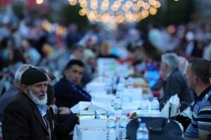 İftar sofrasına en erken Hakkarililer, en ge&ccedil; Edirneliler oturacak