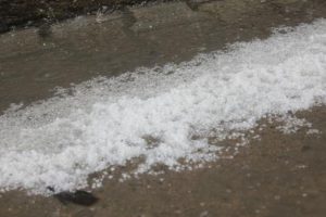 Dolu yağışı tarım arazilerini zarar verdi