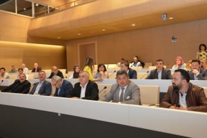 Bursa Nil&uuml;fer Belediye Başkanı Bozbey, Halk G&uuml;n&uuml;'nde 150 kişiyle g&ouml;r&uuml;şt&uuml;