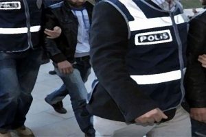 İstanbul'da taklit &uuml;r&uuml;n operasyonu: 3 g&ouml;zaltı