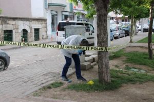 Tartıştığı arkadaşına kuru sıkı tabancayla ateş etti