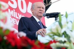 Bah&ccedil;eli o pankartı g&ouml;rd&uuml; Erdoğan'a seslendi