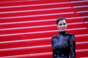 Irina Shayk ikinci kez Cannes kırmızı halısında