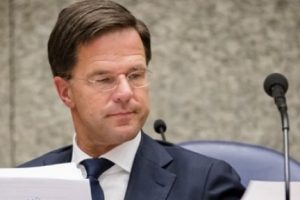Hollanda Başbakanı Rutte T&uuml;rk gen&ccedil;lerle g&ouml;r&uuml;şt&uuml;