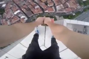 200 metre y&uuml;kseklikte kaykayla kaydılar!