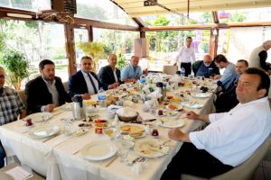 Meyve &Uuml;reticileri Başkanı Bursa'da konuştu: Biz &uuml;reticiler i&ccedil;in varız