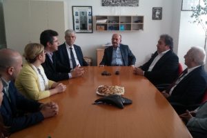 Bakan M&uuml;ezzinoğlu iş&ccedil;ilerle bir araya geldi