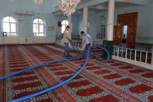 Bursa G&uuml;rsu'da camiler ramazana hazırlanıyor