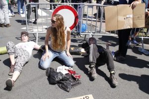 NATO Zirvesi ve Trump protesto edildi