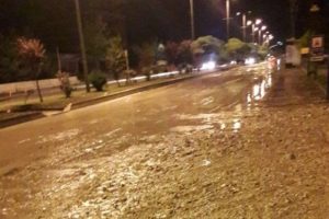Başkent'te taşan derenin suları hayatı fel&ccedil; etti