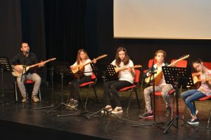 Bursa Nil&uuml;fer'in sanatla b&uuml;y&uuml;yen &ccedil;ocuklarından muhteşem konser