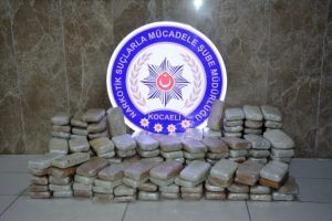 Yolcu otob&uuml;s&uuml;nde 110 kilogram eroin ele ge&ccedil;irildi