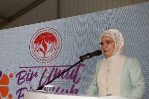 "Devletler arası politikalardan sıyrılıp dostluk eli uzatıyoruz"