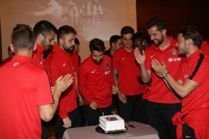 Trabzonsporlu Olcay'a doğum günü kutlaması