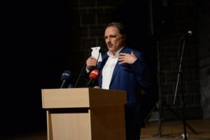Başdanışman Karatepe: "B&ouml;lge insanı ge&ccedil;mişte aşağılanmıştır, devlet telafi etmeli"