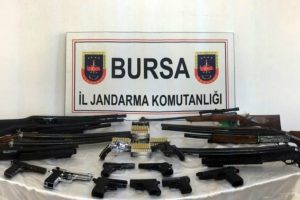 Bursa'da jandarmadan silah ka&ccedil;ak&ccedil;ılarına operasyon