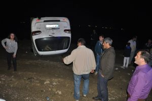 Bursa'da iftar dönüşü minibüs takla attı: 7 yaralı