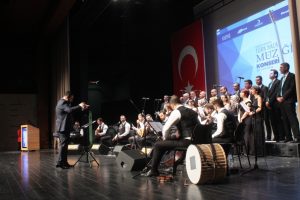 Bursa'da UEDAŞ &ccedil;alışanlarından Kızılay yararına konser