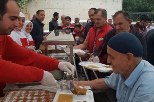 BTSO İftar Sofralarında her g&uuml;n 2 bin Bursalı orucunu a&ccedil;ıyor
