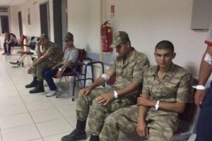 Manisa Valiliği: Askerlerde zehirlenme veya enfeksiyon yok