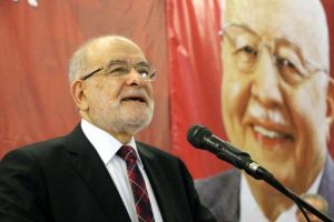 Karamollaoğlu: Hoşuna gitmeyen teklifler s&ouml;yleyenler siyaset sahnesinden siliniyor