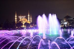 İstanbul'un minareleri mahyalarla s&uuml;slendi