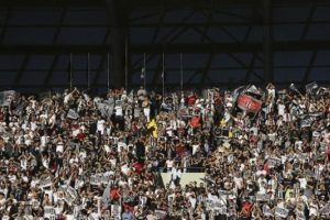 Beşiktaşlılardan Aziz Yıldırım tezah&uuml;ratı