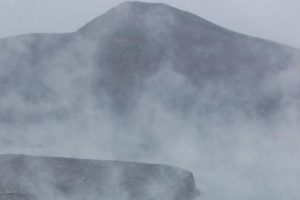 Alaska'da yanardağ 10 kilometre k&uuml;l p&uuml;sk&uuml;rt&uuml;yor