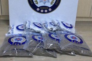 Samsun'da 4 kilo bonzai ele ge&ccedil;irildi: 3 g&ouml;zaltı