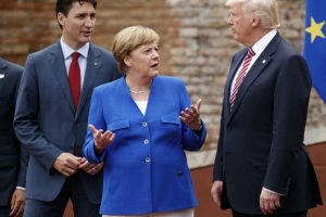 Merkel'den ABD ve İngiltere'ye sitem