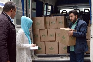 Bursa Osmangazi'de ihtiya&ccedil; sahibi ailelere erzak yardımı