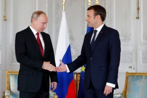 Fransız Cumhurbaşkanı Macron, Putin'i ağırlıyor