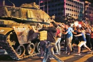 Karar: "15 Temmuz'u ihbar eden binbaşının y&uuml;z&uuml; değişecekti, MİT elemanı oldu"