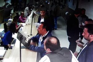 Bursa'da film gibi senaryo kuran oto dolandırıcıları yakalandı