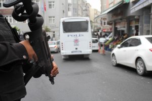 Okmeydanı'nda helikopter destekli ter&ouml;r operasyonu