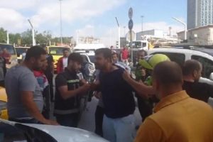 'Polis isterim' diyen taksiciye cevap: Biz neyiz biz