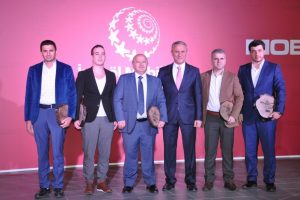 Bursa'da "İneg&ouml;l Mobilyası Yıldızları" &ouml;d&uuml;l t&ouml;reni yapıldı