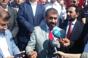 G&uuml;len'in kuklasını direğe astılar