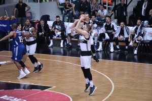 Beşiktaş Efes'i ağırlıyor
