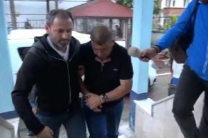 Taksisine binen dolandırıcıyı karakola g&ouml;t&uuml;r&uuml;p teslim etti