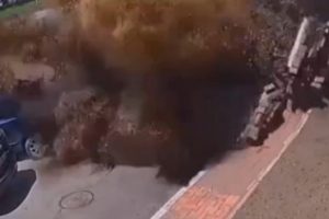 Ukrayna'da su borusu patladı, sokaklar g&ouml;le d&ouml;nd&uuml;