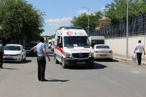 Diyarbakır'da &ccedil;atışma &ccedil;ıktı: Yaralı askerler var