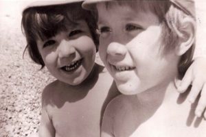 Ozan Doğulu'dan kardeşine fotoğraf s&uuml;rprizi